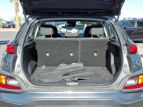 Used 2021 Hyundai Kona SE image 11