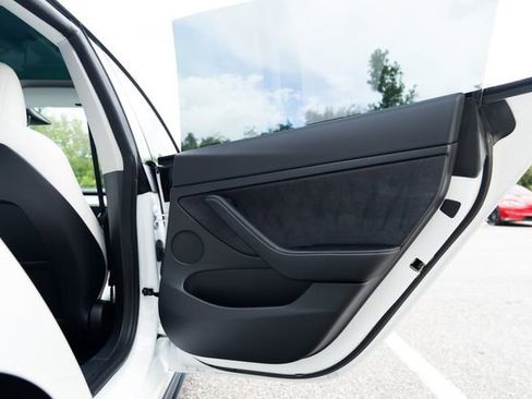Used 2021 Tesla Model 3 Long Range image 15