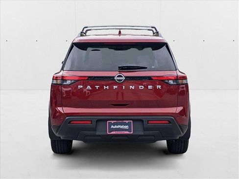 New 2025 Nissan Pathfinder SV image 7