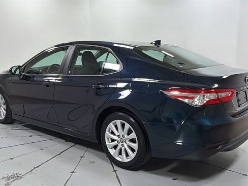 Used 2020 Toyota Camry LE image 7