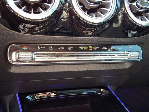 Used 2022 Mercedes-Benz GLA 250 4MATIC image 23