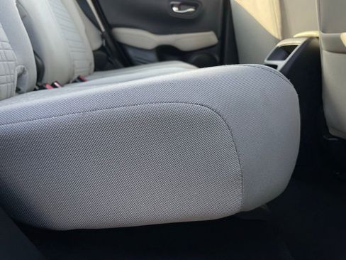 Certified 2024 Honda HR-V LX image 34