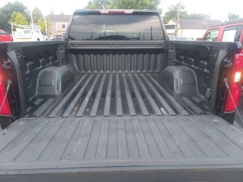 Used 2022 Chevrolet Silverado 1500 Custom w/ LPO, Dark Essentials Package AWD/4WD image 7