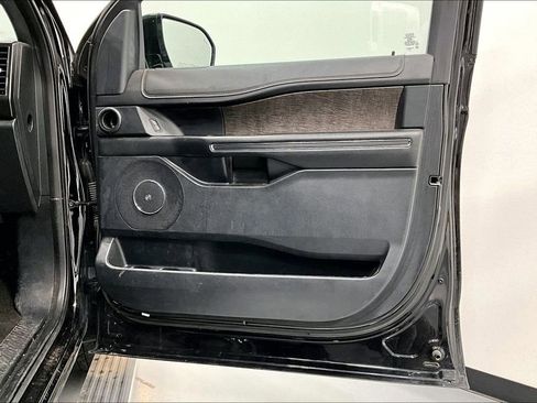 Used 2020 Ford Expedition Max Limited image 23