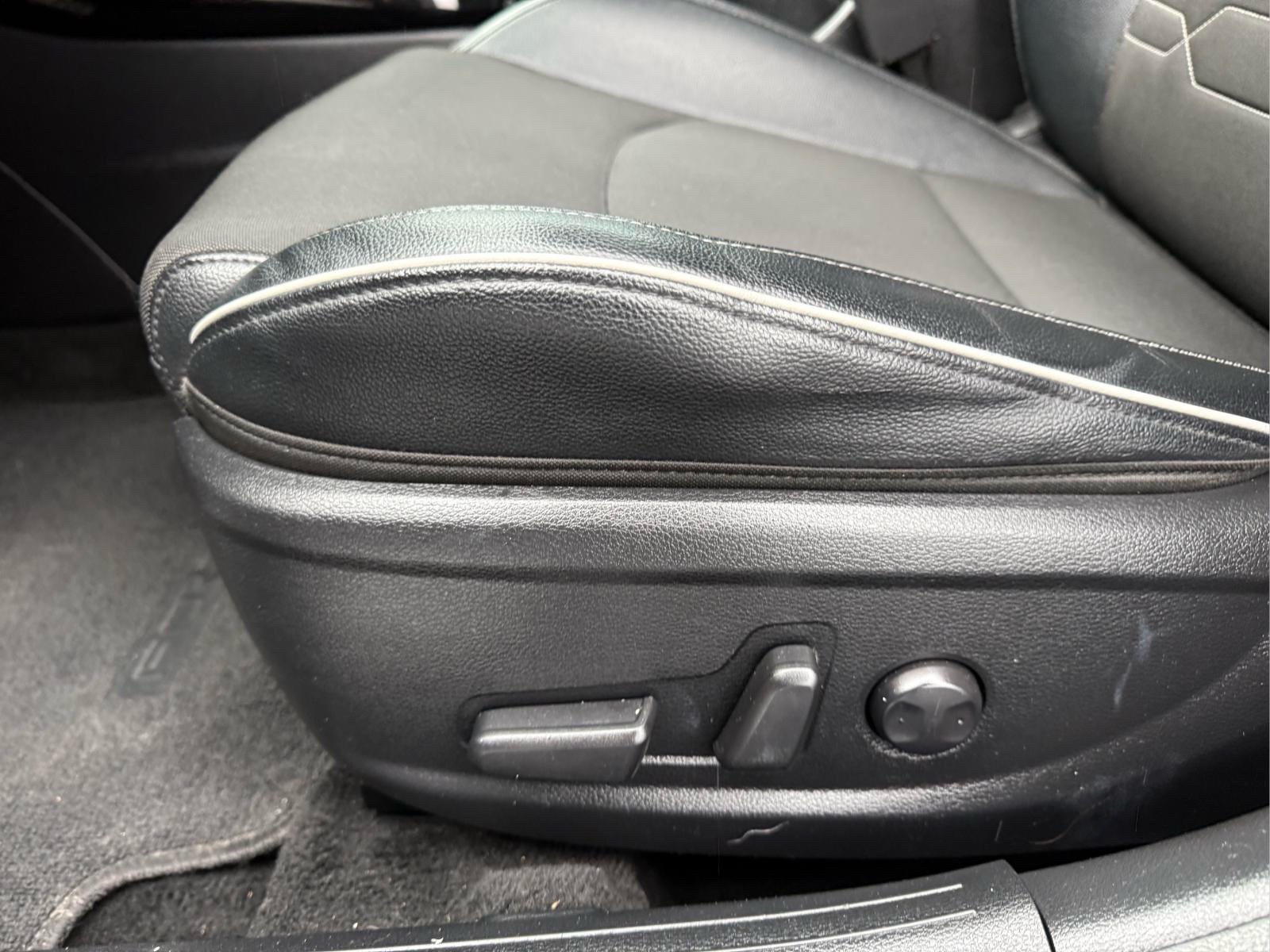 Used 2021 Kia Forte GT-Line w/ GT-Line Premium Package FWD image 17