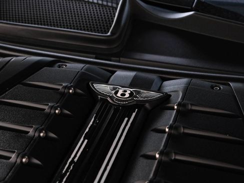 Used 2018 Bentley Bentayga image 19