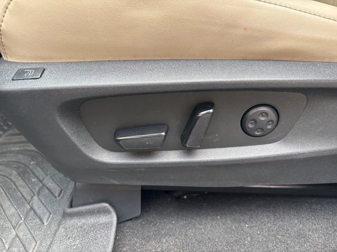 Used 2023 INFINITI QX60 Sensory w/ Cargo Package image 22