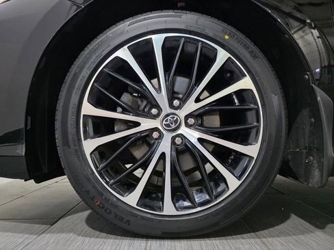 Used 2020 Toyota Camry SE FWD image 22