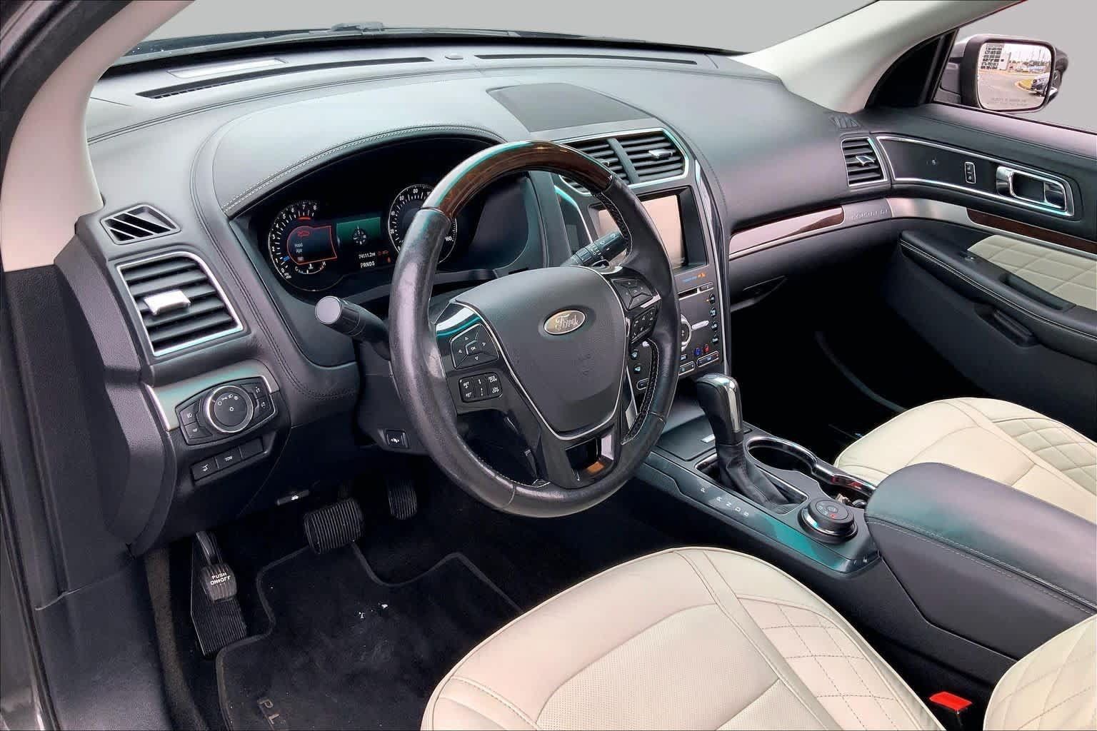 Used 2016 Ford Explorer Platinum AWD/4WD image 18