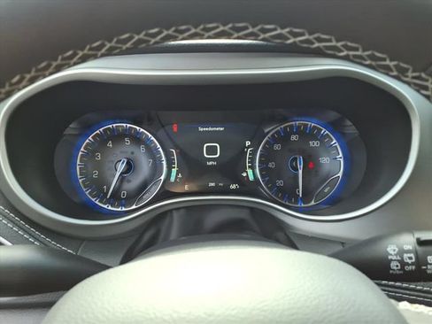 New 2027 Chrysler Pacifica Limited FWD image 19