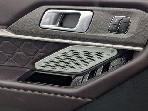 Used 2025 Ford Explorer Platinum w/ LUX Leather Package image 13