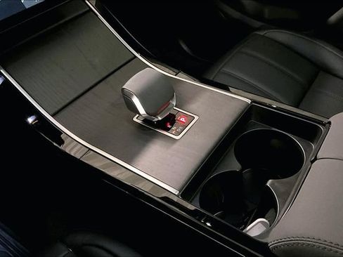 Certified 2024 Land Rover Range Rover Evoque S image 19