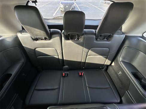 Used 2024 Nissan Pathfinder SL image 23