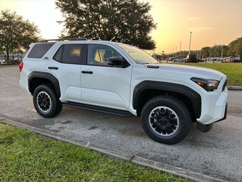 Used 2025 Toyota 4Runner TRD Off-Road Premium AWD/4WD image 7