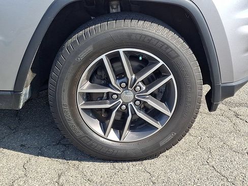 Used 2018 Jeep Grand Cherokee Limited AWD/4WD image 11