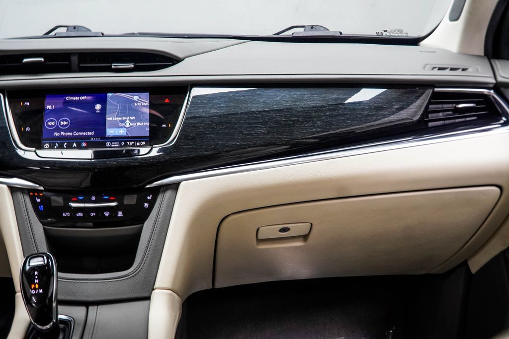 Used 2022 Cadillac XT6 Premium Luxury AWD/4WD image 19