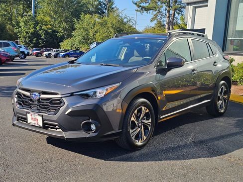 Used 2025 Subaru Crosstrek 2.5i Premium AWD/4WD image 3