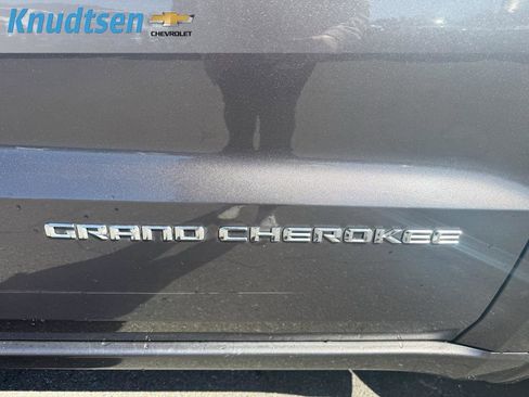 Used 2014 Jeep Grand Cherokee Overland image 9