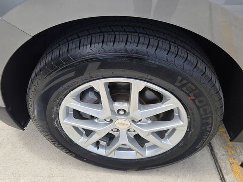 Used 2023 Chevrolet Equinox LT FWD image 7
