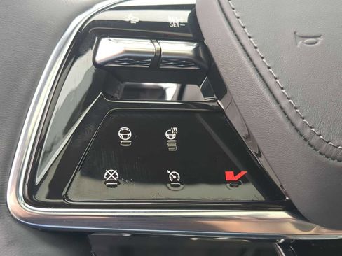 New 2026 Cadillac Lyriq V image 15