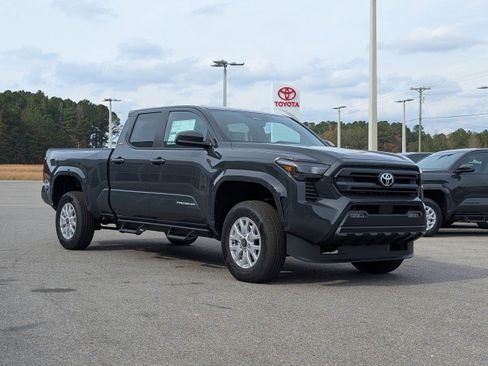 New 2025 Toyota Tacoma SR5 image 7