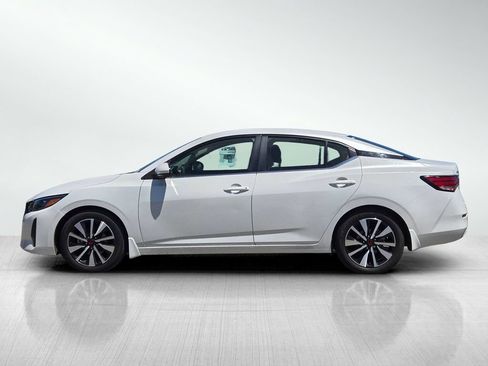 Used 2024 Nissan Sentra SV w/ SV Premium Package FWD image 7