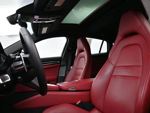 Used 2023 Porsche Panamera Platinum Edition image 5