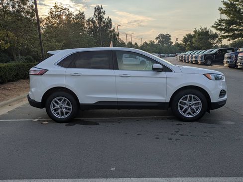 Used 2024 Ford Edge SEL w/ Convenience Package AWD/4WD image 3
