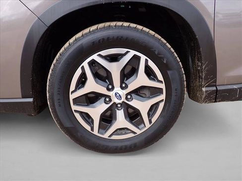 Used 2023 Subaru Forester Premium AWD/4WD image 7