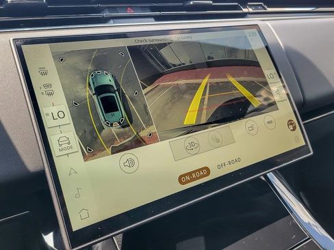 Used 2024 Land Rover Range Rover Sport Dynamic SE image 16