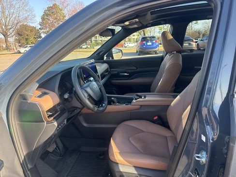 Used 2026 Toyota Grand Highlander AWD Hybrid image 24