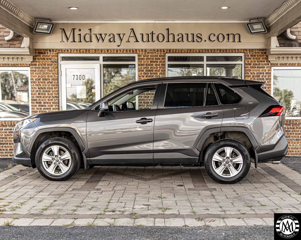 Used 2021 Toyota RAV4 XLE w/ Convenience Package AWD/4WD image 4