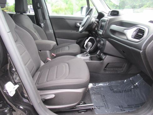 Used 2020 Jeep Renegade Latitude FWD image 10