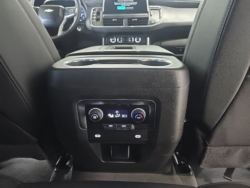 Used 2024 Chevrolet Suburban LT image 26