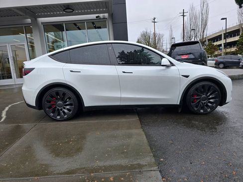 Used 2022 Tesla Model Y Performance image 2