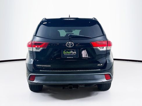 Used 2018 Toyota Highlander XLE FWD image 7