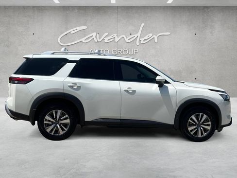 Used 2023 Nissan Pathfinder SL FWD image 17