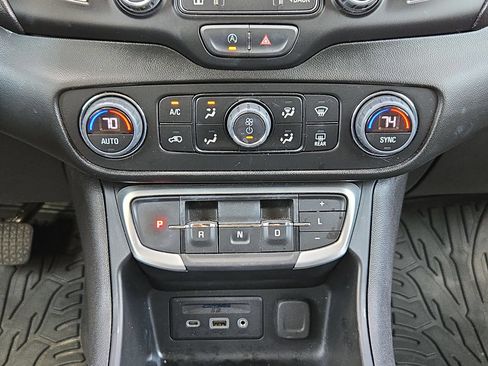 Used 2023 GMC Terrain SLT FWD image 18