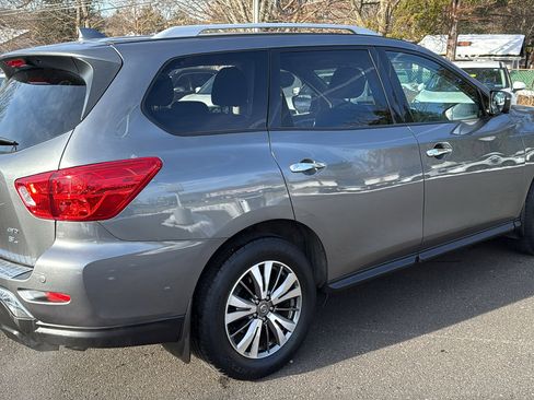 Used 2020 Nissan Pathfinder SL image 27