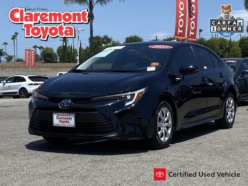 Certified 2025 Toyota Corolla LE FWD image 1