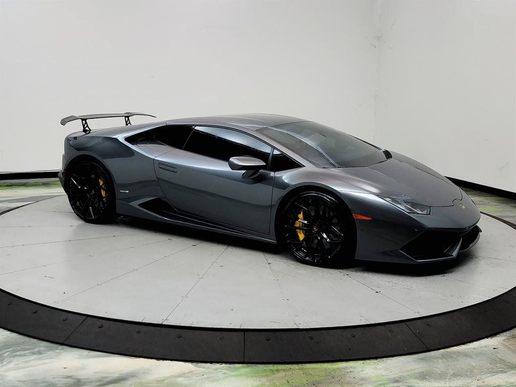 Used 2015 Lamborghini Huracan LP 610-4 AWD/4WD image 3