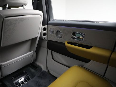 Certified 2025 Rolls-Royce Cullinan image 43