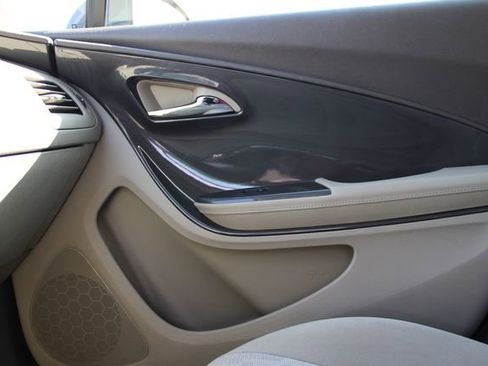 Used 2015 Chevrolet Volt FWD image 14