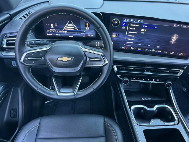 Used 2026 Chevrolet Traverse LT w/ Driver Confidence Package AWD/4WD image 17