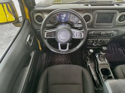 Used 2020 Jeep Wrangler Unlimited Sahara AWD/4WD image 21