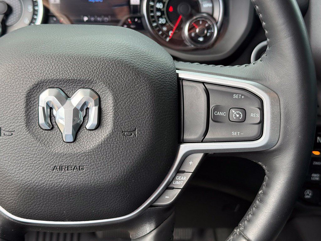 Used 2022 RAM 1500 Big Horn AWD/4WD image 17