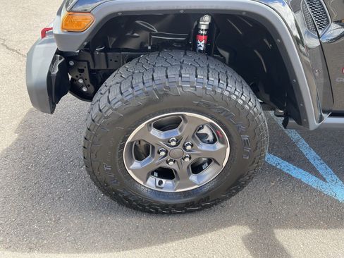 Used 2020 Jeep Gladiator Rubicon AWD/4WD image 9