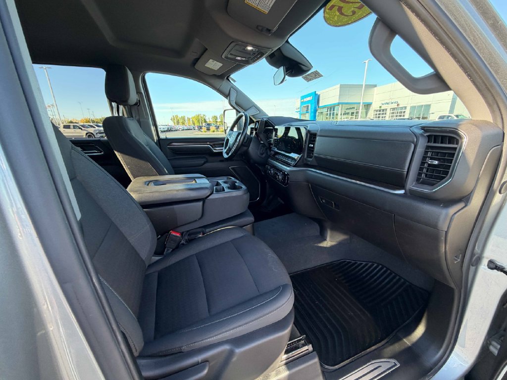 Used 2025 Chevrolet Silverado 2500 LT w/ Convenience Package AWD/4WD image 23