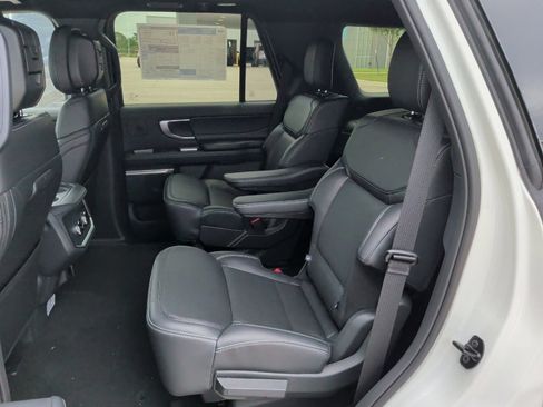 New 2027 Ford Expedition Platinum w/ Stealth Appearance Package AWD/4WD image 38