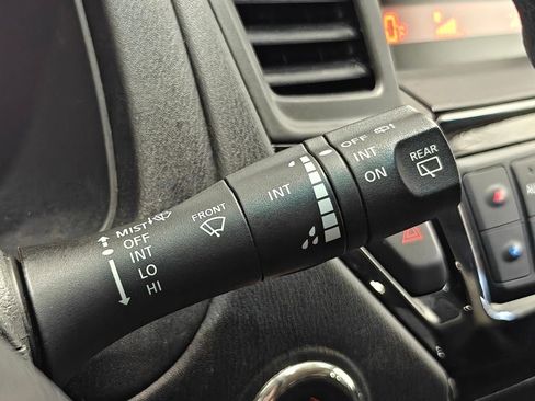 Used 2015 Nissan Pathfinder S AWD/4WD image 11